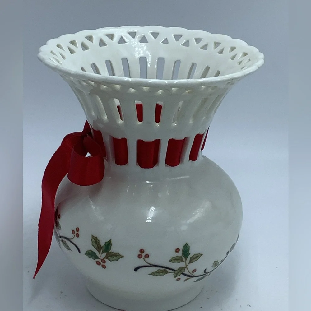 Mikasa Holiday Lace 6” Vase with Red Ribbon